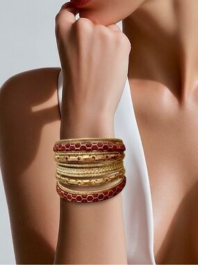 NWT Beautiful bracelets total 10 never used or worn!